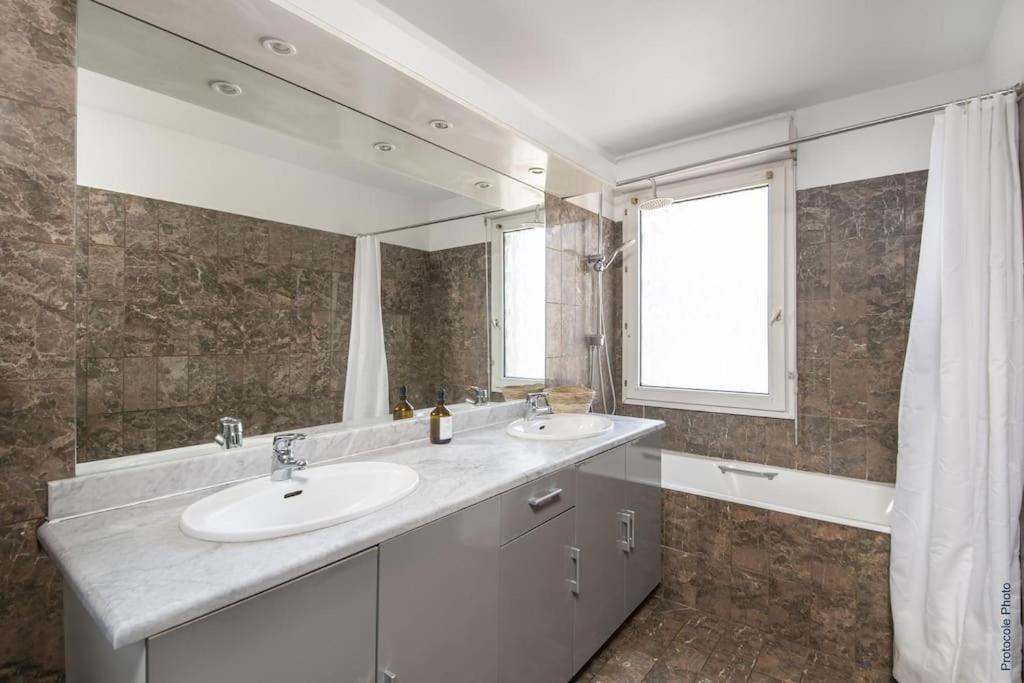 טולוז Nocnoc - Le Pargamin - Large Duplex Place Saint-Pierre מראה חיצוני תמונה